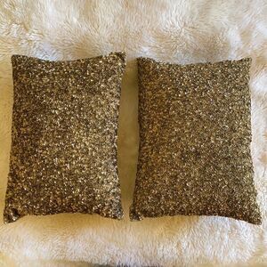 Rasheed Inc. Set of 2 pillows.